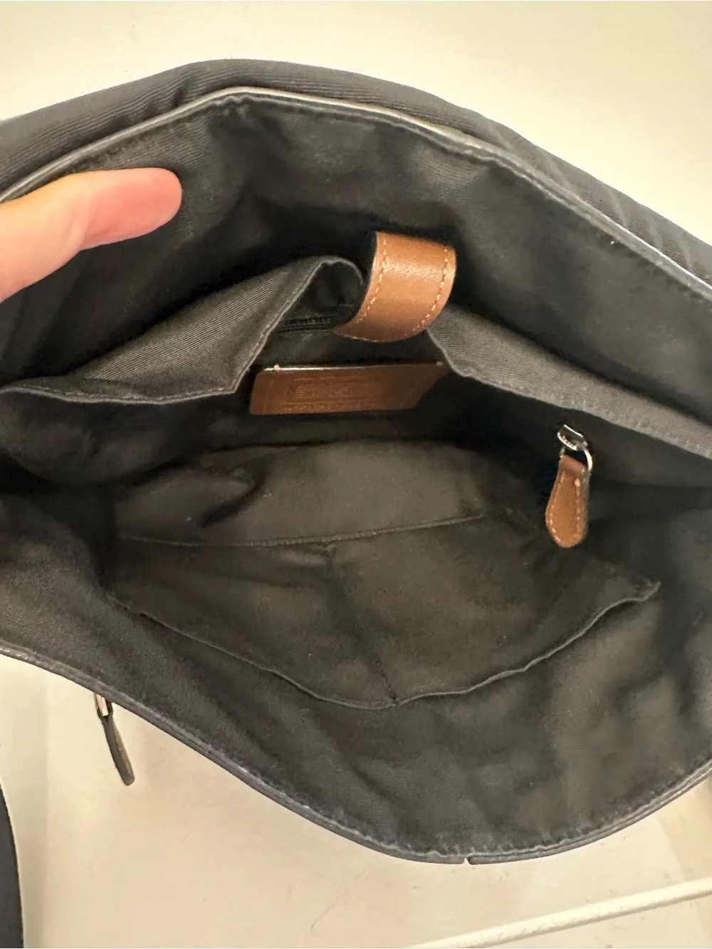 VINTAGE- COACH MEN’S CHARLES F72362 BROWN LEATHER  MESSENGER CROSSBODY BAG